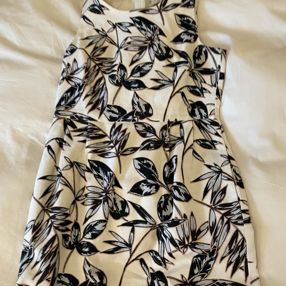 Linen Floral Pattern J. Crew Shift Dress - Picture 2 of 3